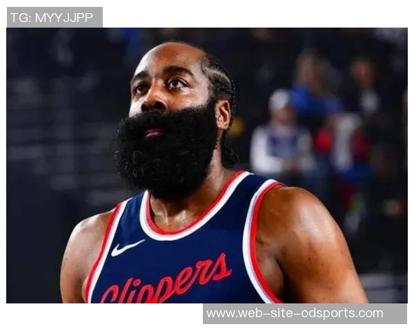 骑士与勇士激战正酣大比分对决引发球迷热议与期待